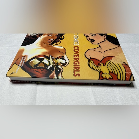 2007 DC COMICS COVERGIRLS Hardcover Coffee Table Book by Louise Simonson - Picture 6 of 7